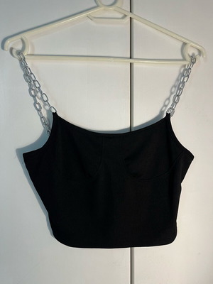 Shein black top with chains like new, size M