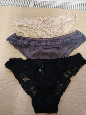 Donna lace panties new, pack of 3, size S/M, multicolor