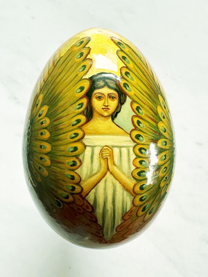 Wooden egg used with hand-painted angel vintage 1980