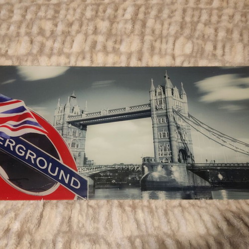 Tempered glass table top like new with London print