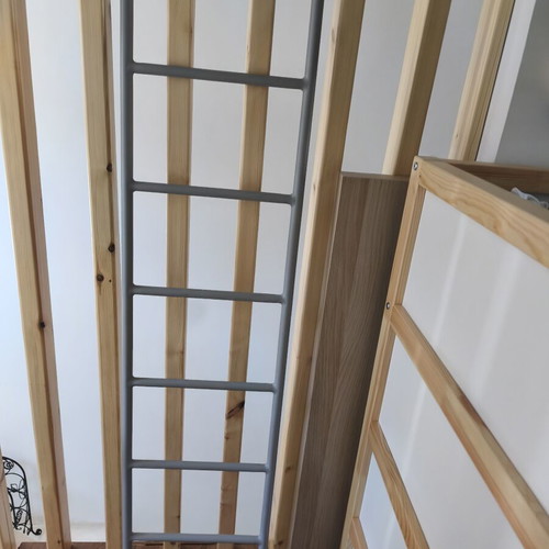 Bunk bed ladder