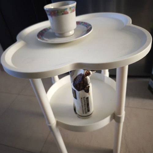 Flower-shaped plastic table like new, versatile use, 33x33x46 cm