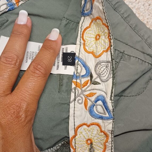 Guess shorts size 28, waist 80 cm, like new