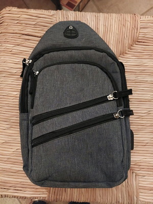 Unisex crossbody bag gray 4 compartments like new with zipper
