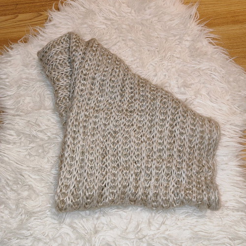 Tally Weijl knitted neck scarf like new, beige ecru