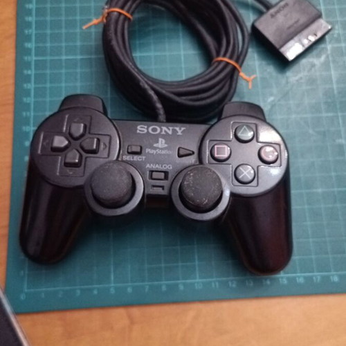 Sony PlayStation 2 ενσύρματο μαύρο χειριστήριο μεταχειρισμένο μόνο για ανταλλακτικά