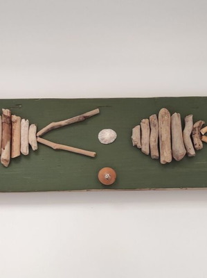 Wooden hanger new with hooks and fish decoration