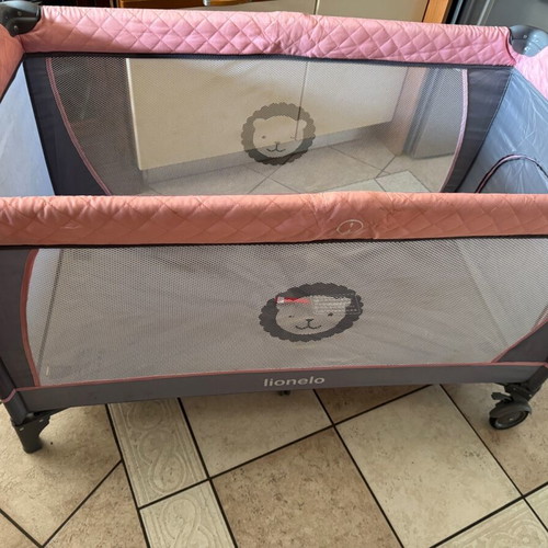 Lionelo Playpen with Changing Table Pink like new