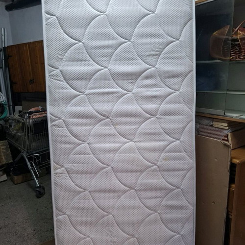 Mattress used 200x90x25 cm