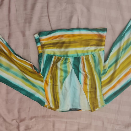 Zara crop top like new with flared sleeves, colorful