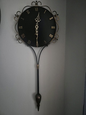 Vintage wall clock like new, analog from 1950