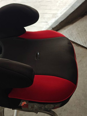 Booster car seat like new with detachable backrest