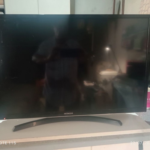 Hitachi 32 smart TV used