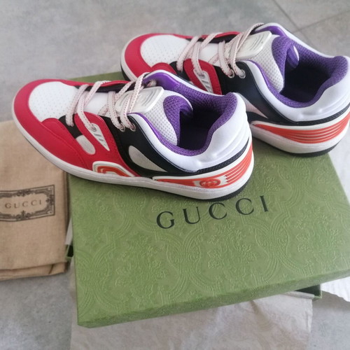 Gucci kids sneakers like new, size 33, Demetra material