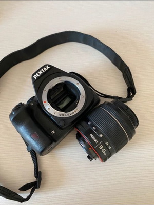 Pentax K-50 DSLR camera kit like new with 18-55mm WR lens and case