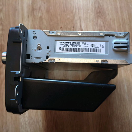 Radio CD VW Polo 2014 RCD 215 new with storage case