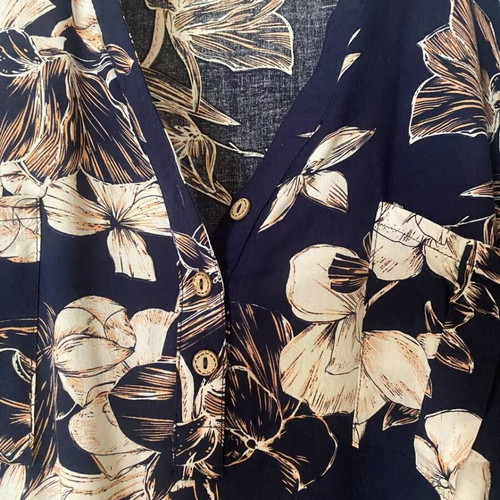 Vertice floral blouse M like new, navy blue viscose