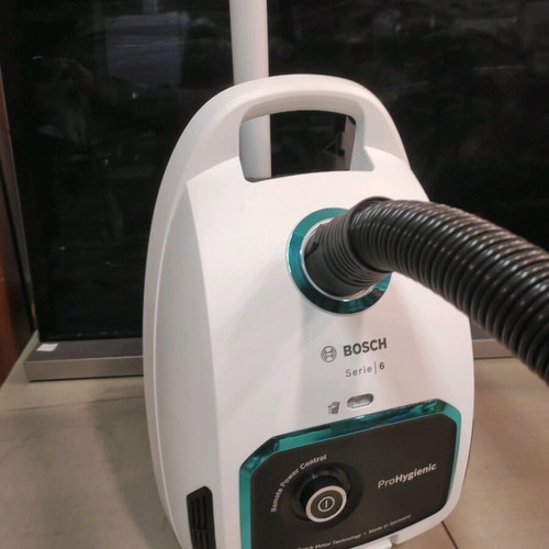 Bosch ProHygienic vacuum cleaner like new with accessories