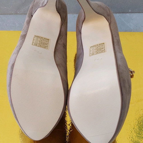 Beige high-heeled pumps new, size 36, with gold straps