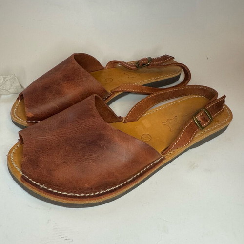 Leather brown flat sandals new, size 37