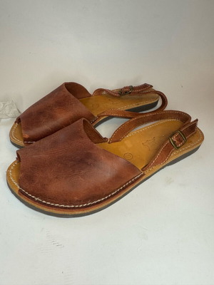 Leather brown flat sandals new, size 37