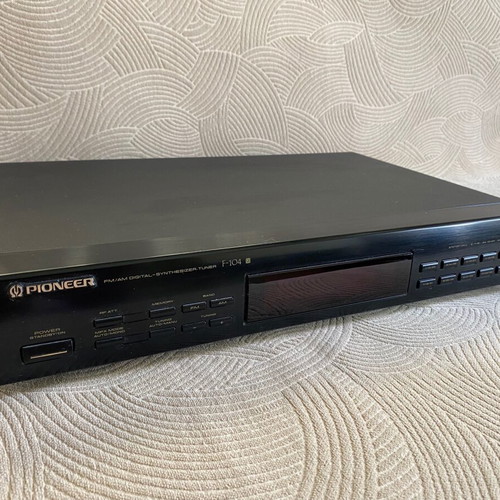 Pioneer F-104 Digital Radio Tuner like new