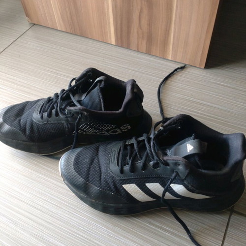 Adidas athletic shoes used, black