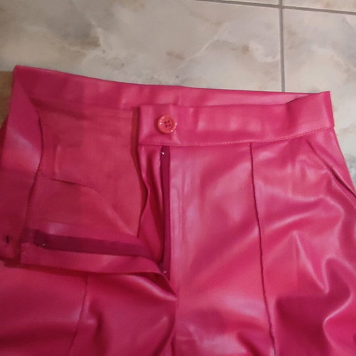 Leather fuchsia pants like new, waist 76cm, length 105cm