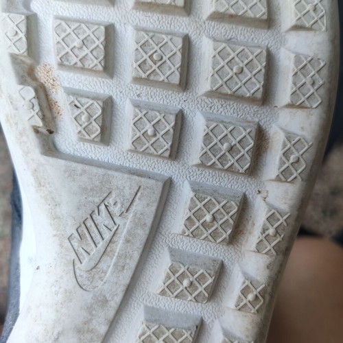 Nike women's athletic boots used, size 38, black and white
