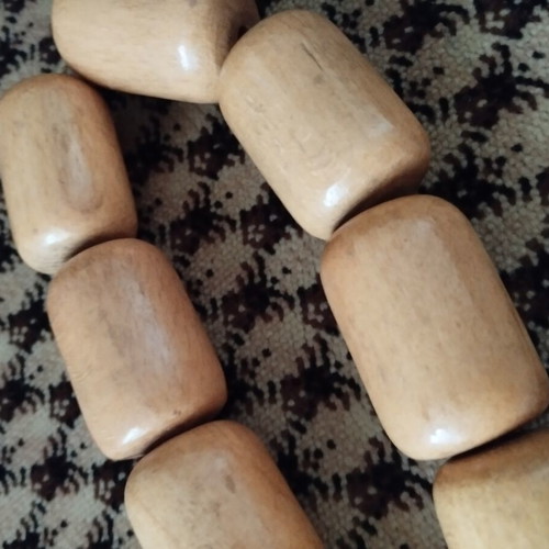 Vintage wooden giant wall komboloi 54cm with 11 heavy barrel beads, like new