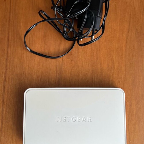Netgear GS208 8-port gigabit switch lightly used