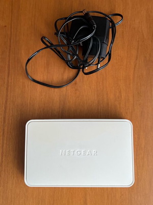 Netgear GS208 8-port gigabit switch lightly used