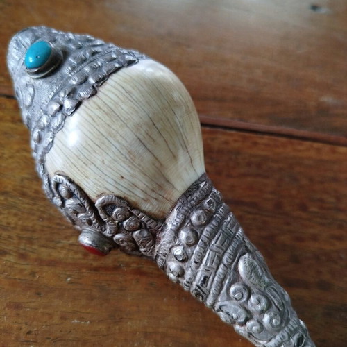 Tibetan Shanka Shell like new, white metal with semi-precious stones