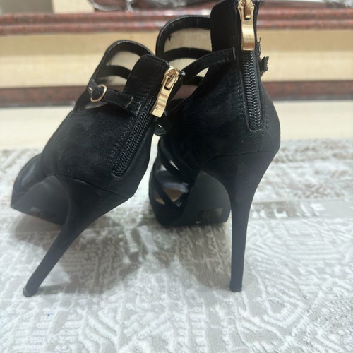 Women's mesh pumps new, size 37, black