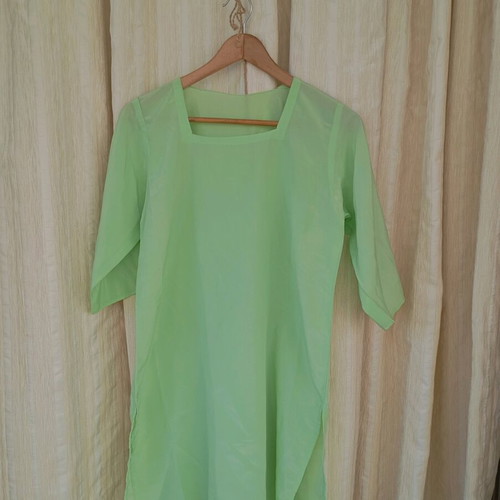 Pistachio vintage 80s dress like new, airy fabric, size M
