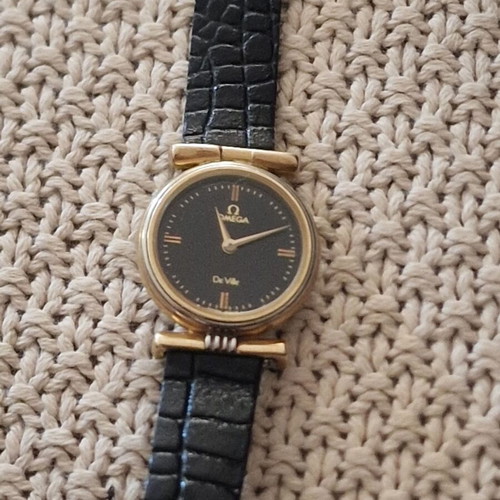 Omega De Ville Quartz women's watch like new, black dial, gold case