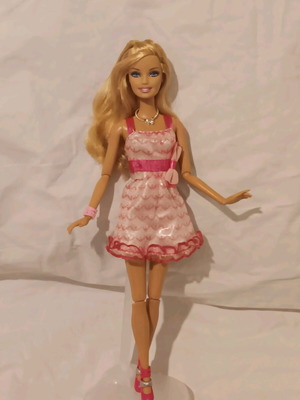 Barbie Fashionistas Cutie doll used with authentic outfit