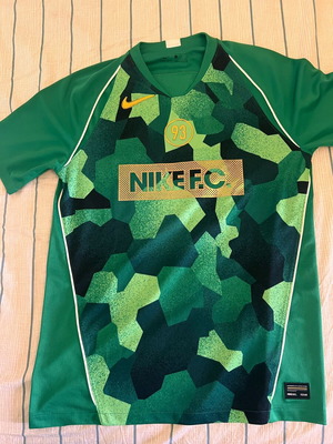 Nike T-Shirt like new, green, size M