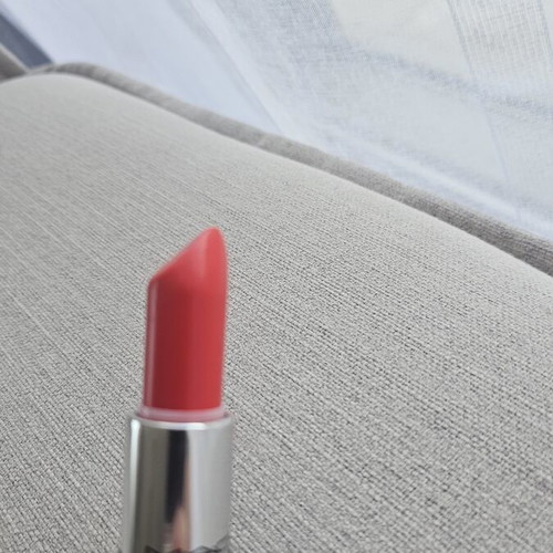 MAC Lipstick nr 565 Gummy Bare like new