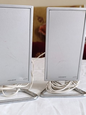 Advent ADE-210F Retro Flat Panel Speakers like new with full cables