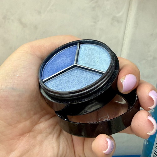 Toyoko Triple Trio Eyeshadow Blue No. 104 Like New