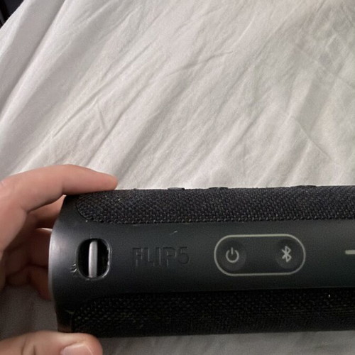 JBL Flip 5 speaker used, 20 watts, not working, no refunds