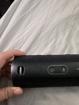 JBL Flip 5 speaker used, 20 watts, not working, no refunds