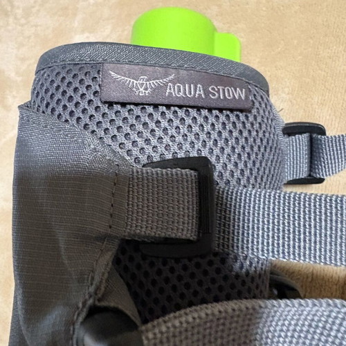 Osprey bottle holder like new
