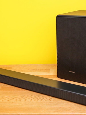 Samsung HW-M550 Soundbar like new with accessories