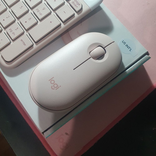 Logitech MK470 wireless keyboard and mouse pink US layout