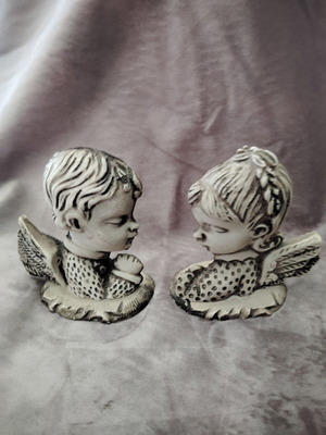 Decorative resin angel figurines like new, set of two, 9cm