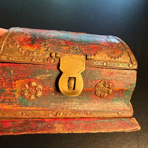 Vintage handmade jewelry box used with brass details
