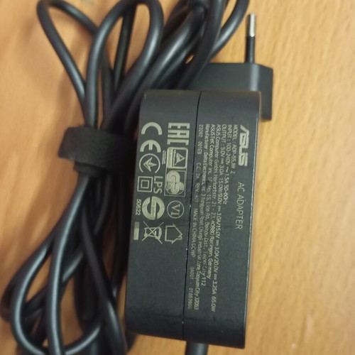 Asus laptop multi charger C type used, good working condition