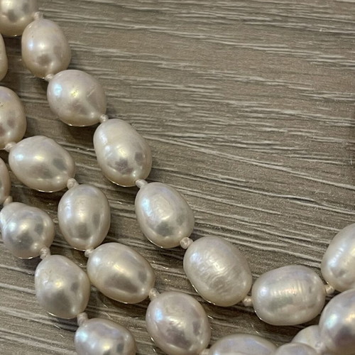 Vintage pearl necklace with cameo, 60 cm